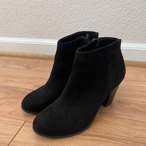 Black Old Navy Boots